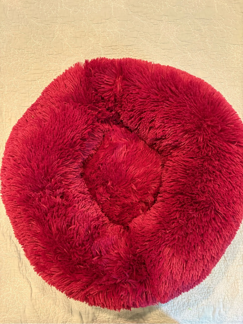 Plush Burgundy Round Pet Bed